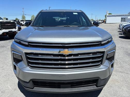 Sterling Grey Metallic 2025 Chevrolet Traverse LT