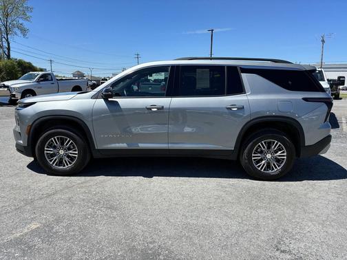 Sterling Grey Metallic 2025 Chevrolet Traverse LT