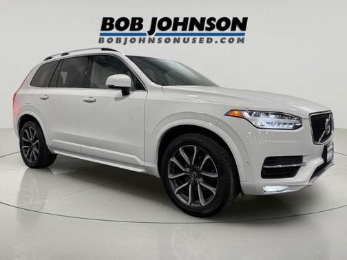 Crystal White Metallic 2018 Volvo XC90 T6 Momentum