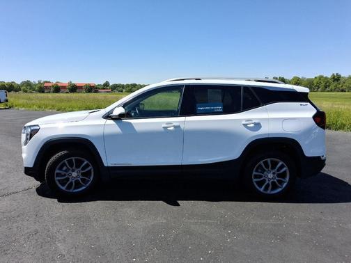 Summit White 2023 GMC Terrain SLT