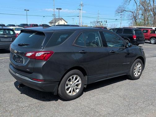 Nightfall Gray Metallic 2018 Chevrolet Equinox LS