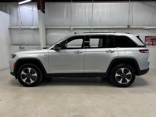 Silver Zynith 2024 Jeep Grand Cherokee 4xe Base
