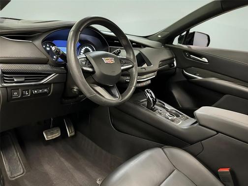 2023 Cadillac XT4 Sport