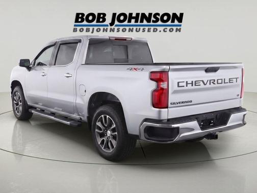 Silver Ice Metallic 2022 Chevrolet Silverado 1500 LT