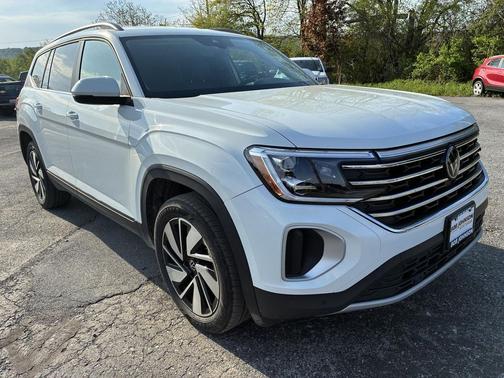 Silver Mist Metallic 2024 Volkswagen Atlas 2.0T SE w/Technology 4MOTION