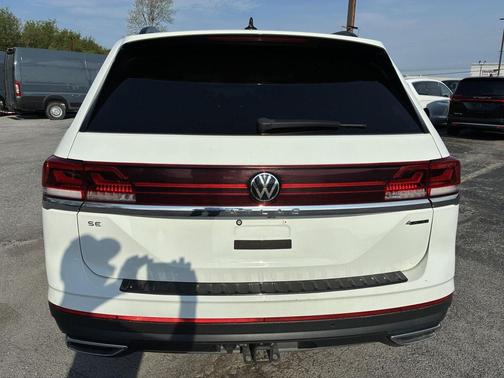 Silver Mist Metallic 2024 Volkswagen Atlas 2.0T SE w/Technology 4MOTION