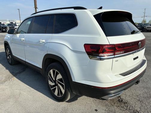 Silver Mist Metallic 2024 Volkswagen Atlas 2.0T SE w/Technology 4MOTION