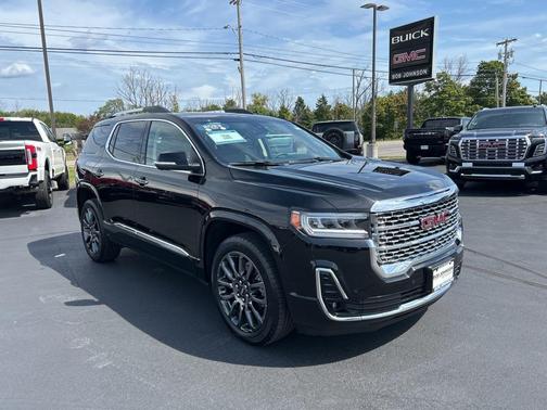 2023 GMC Acadia Denali
