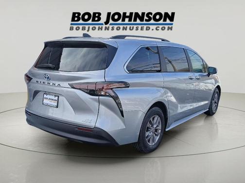 2024 Toyota Sienna XLE
