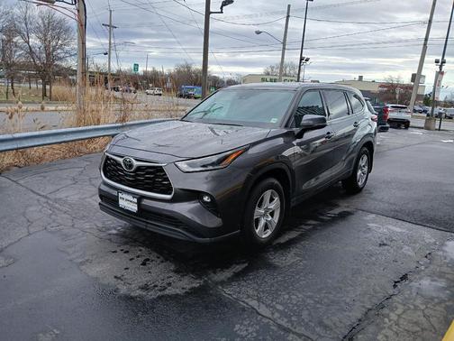 2021 Toyota Highlander LE