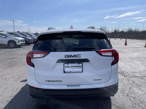 Summit White 2022 GMC Terrain SLE