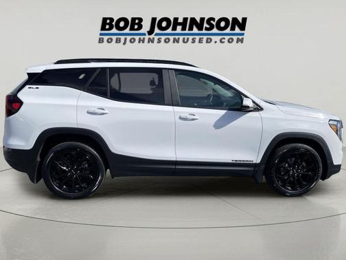 Summit White 2022 GMC Terrain SLE