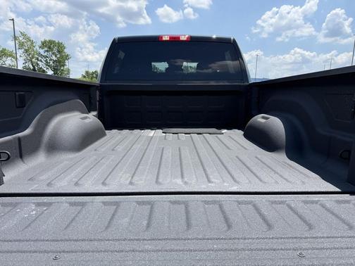 Diamond Black Crystal Pearlcoat 2026 RAM 2500 Big Horn