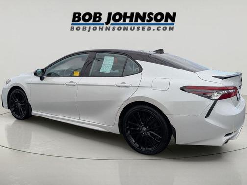 Wind Chill Pearl/Midnight Black Metallic 2021 Toyota Camry XSE