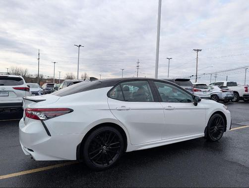 Wind Chill Pearl/Midnight Black Metallic 2021 Toyota Camry XSE