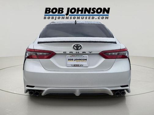 Wind Chill Pearl/Midnight Black Metallic 2021 Toyota Camry XSE