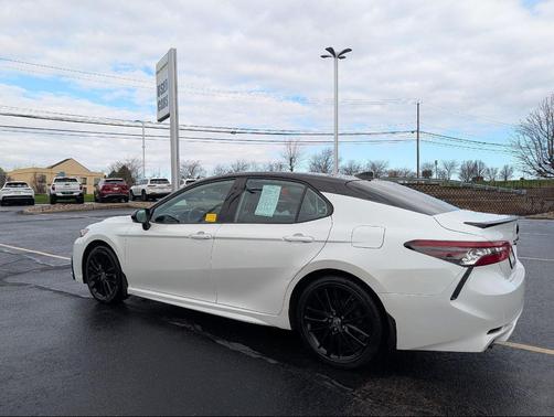 Wind Chill Pearl/Midnight Black Metallic 2021 Toyota Camry XSE