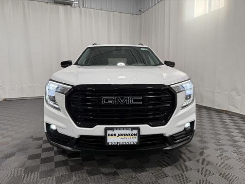 Summit White 2024 GMC Terrain SLT