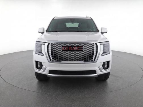 White Frost Tricoat 2023 GMC Yukon XL Denali