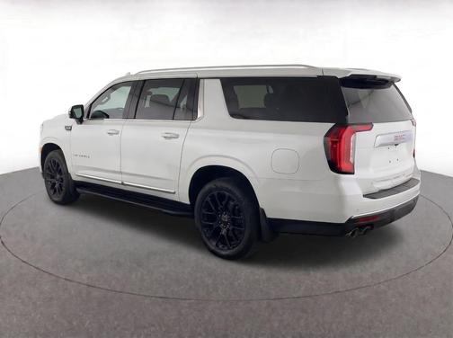 White Frost Tricoat 2023 GMC Yukon XL Denali