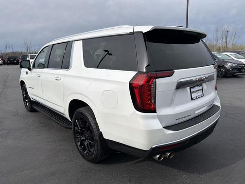 White Frost Tricoat 2023 GMC Yukon XL Denali