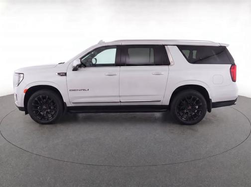 White Frost Tricoat 2023 GMC Yukon XL Denali