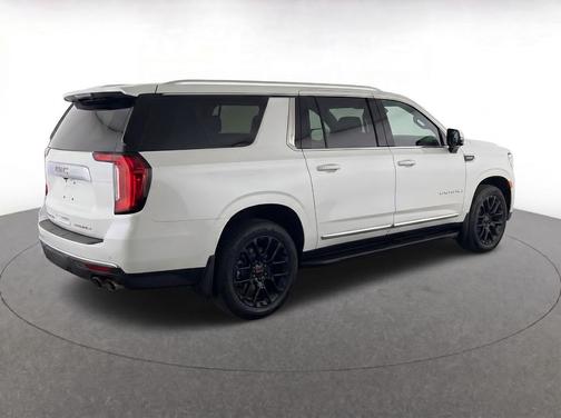 White Frost Tricoat 2023 GMC Yukon XL Denali
