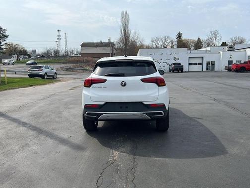 Summit White 2022 Buick Encore GX Preferred