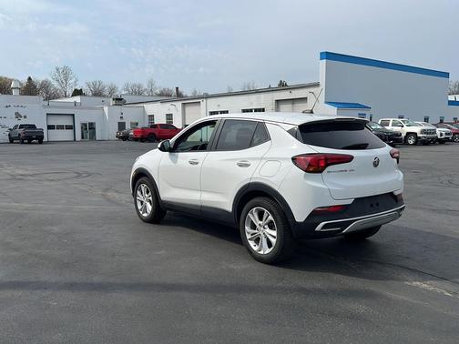 Summit White 2022 Buick Encore GX Preferred