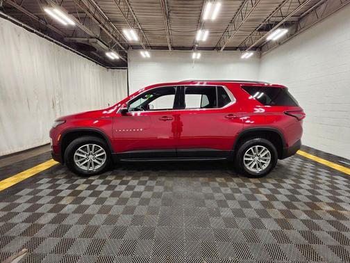 Radiant Red Tintcoat 2023 Chevrolet Traverse LT Leather