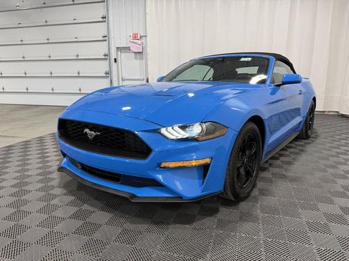 2022 Ford Mustang EcoBoost