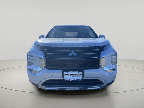 White Diamond 2022 Mitsubishi Outlander SE 2.5 S-AWC
