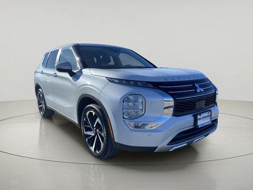 White Diamond 2022 Mitsubishi Outlander SE 2.5 S-AWC