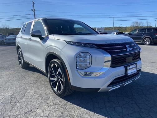 White Diamond 2022 Mitsubishi Outlander SE 2.5 S-AWC