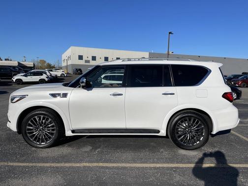 2024 INFINITI QX80 SENSORY AWD