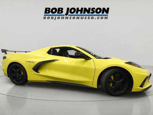 Accelerate Yellow Metallic 2022 Chevrolet Corvette Stingray w/3LT