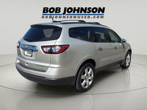 Champagne Silver Metallic 2016 Chevrolet Traverse 1LT