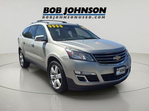 Champagne Silver Metallic 2016 Chevrolet Traverse 1LT