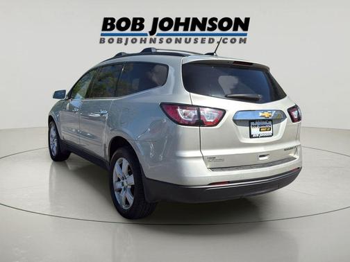 Champagne Silver Metallic 2016 Chevrolet Traverse 1LT