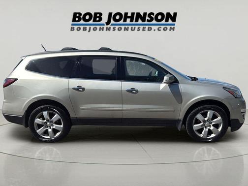 Champagne Silver Metallic 2016 Chevrolet Traverse 1LT