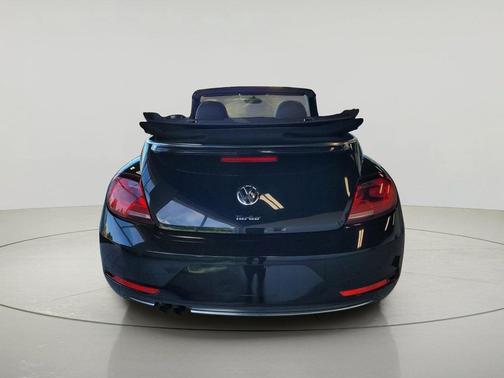 BK 2018 Volkswagen Beetle 2.0T S