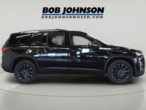 Mosaic Black Metallic 2023 Chevrolet Traverse RS
