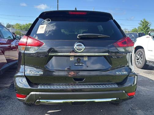 Magnetic Black 2018 Nissan Rogue SV
