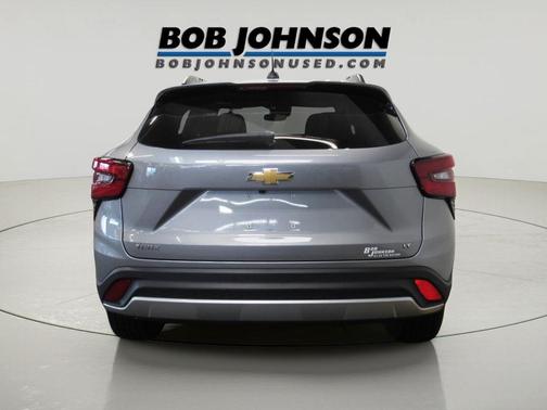 Sterling Gray Metallic 2025 Chevrolet Trax LT
