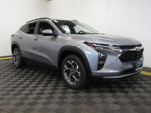 Sterling Gray Metallic 2025 Chevrolet Trax LT