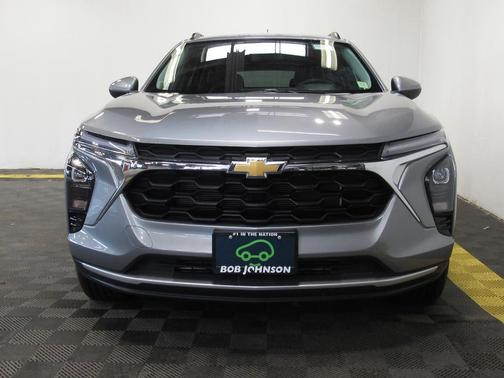 Sterling Gray Metallic 2025 Chevrolet Trax LT