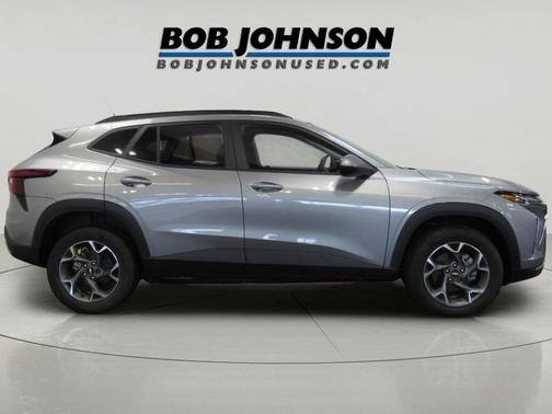 Sterling Gray Metallic 2025 Chevrolet Trax LT