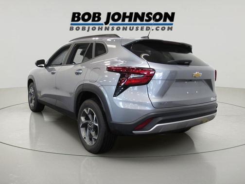 Sterling Gray Metallic 2025 Chevrolet Trax LT