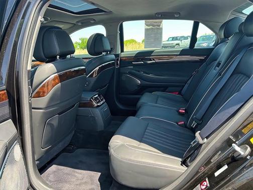 2019 Genesis G90 Premium