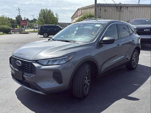 Carbonized Gray Metallic 2023 Ford Escape Active